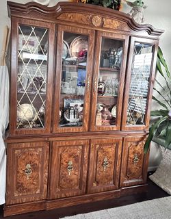 China Cabinet 🗄️ With 8 People Dining Tables
