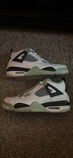 Air Jordan ‘Seafoam’ 4 - Size 7