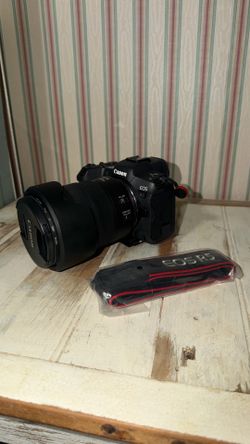 Canon EOS R5 + RF 24-105mm f/4L IS USM | Near Mint (<5k Shutter Count)