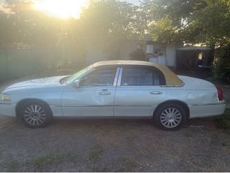 2004 Lincoln town car for sale!!!!