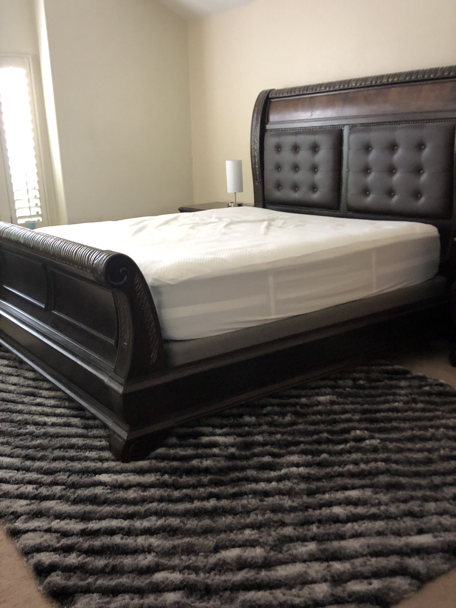 Beautiful Solid Wood Bedroom Furniture 