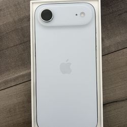 Iphone 17 Air Sky Blue256Gb Brand new open box