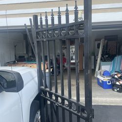 Portón de hierro 80x37