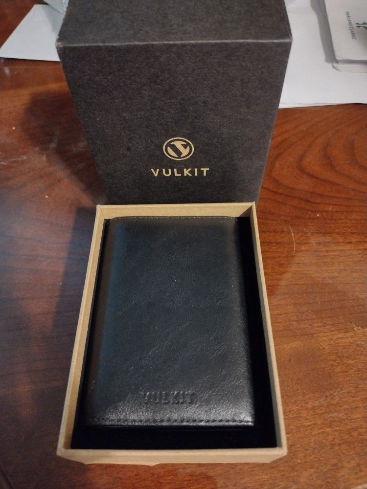 Vulkit Leather Wallet