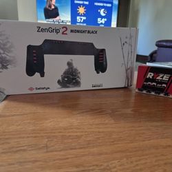 Satisfye Grip case and button grip bundle