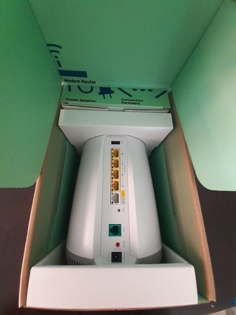 New Wi-Fi DSL Modem/Router CenturyLink C4000LZ with Power/Ethernet cables