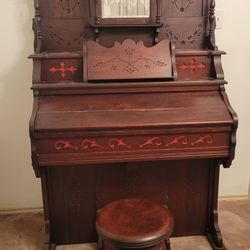 Antique Wood Pump Organ With Stool