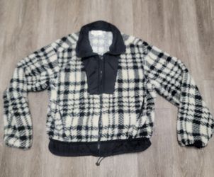 Sherpa Pullover,  Womens Size XS