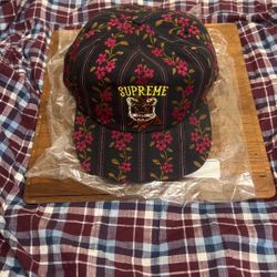 Supreme Hat