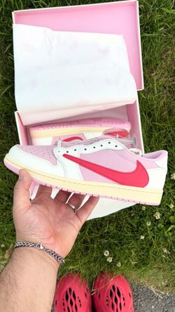 Travis Scott Jordan 1 low tropical pink size 10.5
