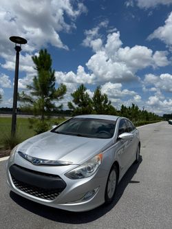 2013 Hyundai Sonata Hybrid