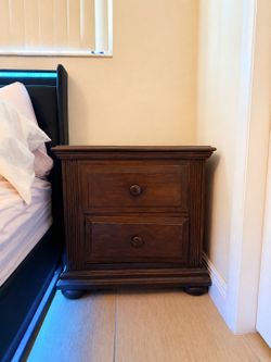 Dark Wood 2 Drawer nightstand