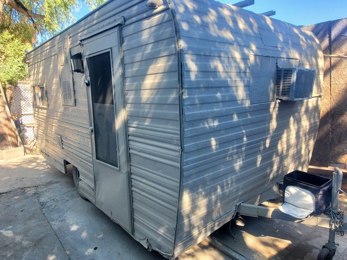 1975 Cardinal Travel Trailer