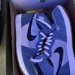 125 jordans idk worn twice 