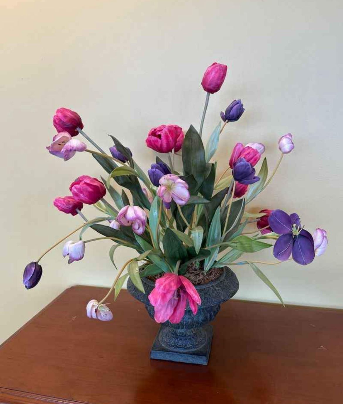 faux tulip flower Bouqet arrangement in vase/pot.