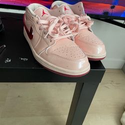 Jordan 1s women valentine