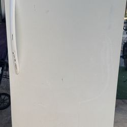 Upright Frigidaire Freezer With Key 