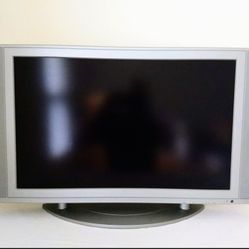 Westinghouse LTV-30W2 30” 720p LCD HD TV