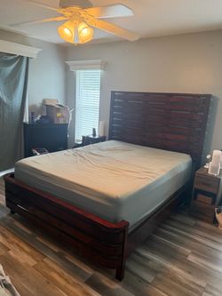 Panama Jack Queen size bed