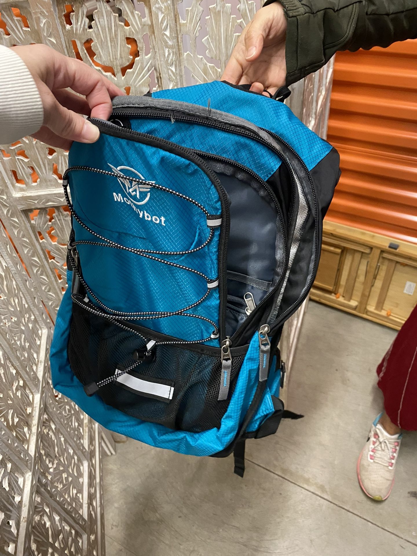 Hydration Pack, Insulated Hydration Backpack with 2L BPA Free Water Bladder - More Items