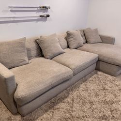 Living Spaces Sectional w Oversized Chaise