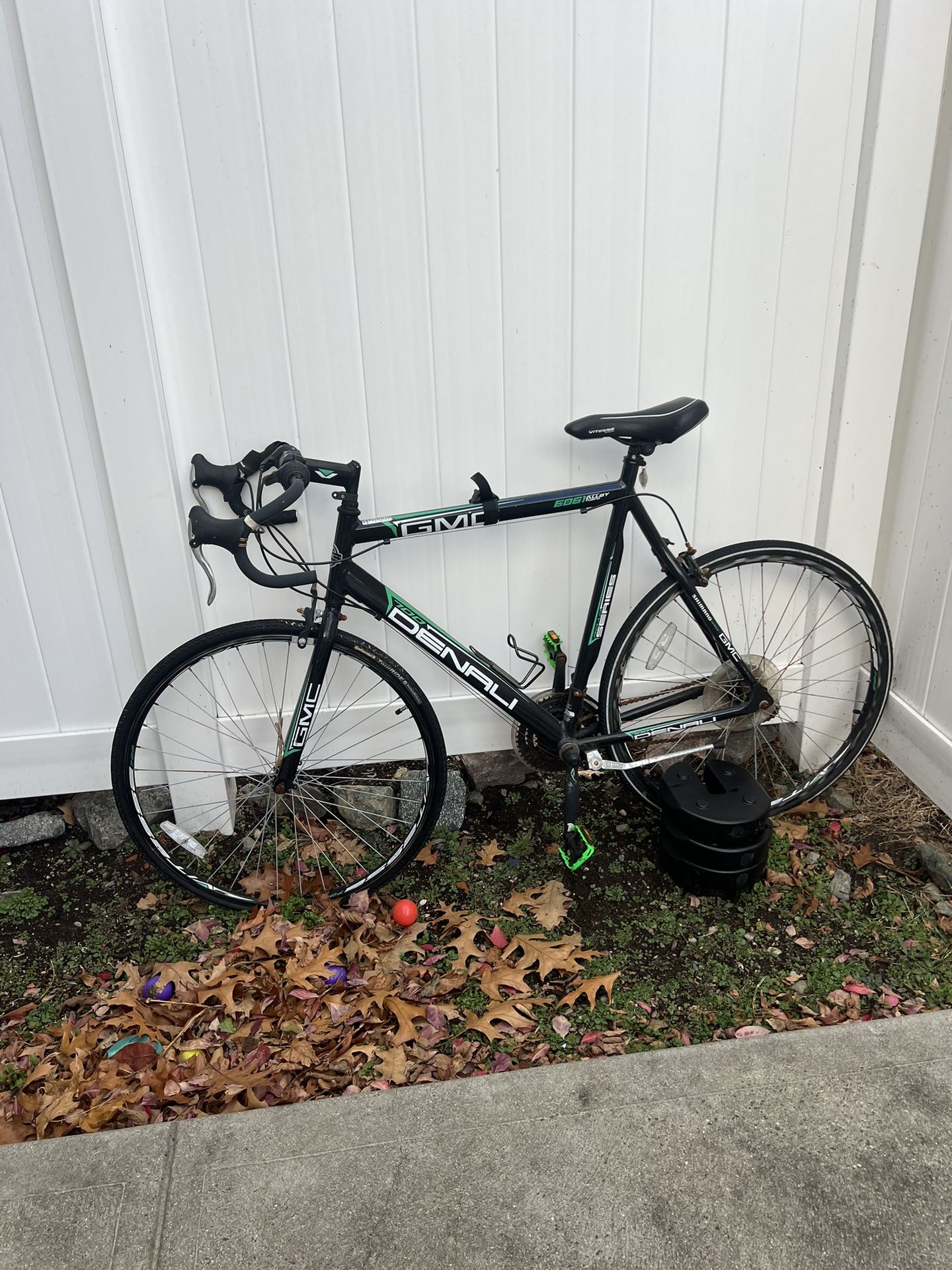 Used Road Bike GMC Denali