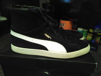 Suede pumas very good condition size 10/1/2