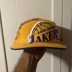 Adidas Lakers Fitted Hat for Sale in Glendale, CA - OfferUp