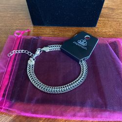 Extraordinary Edge Silver Bracelet 