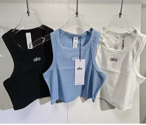 Trousers pants and crop top alo