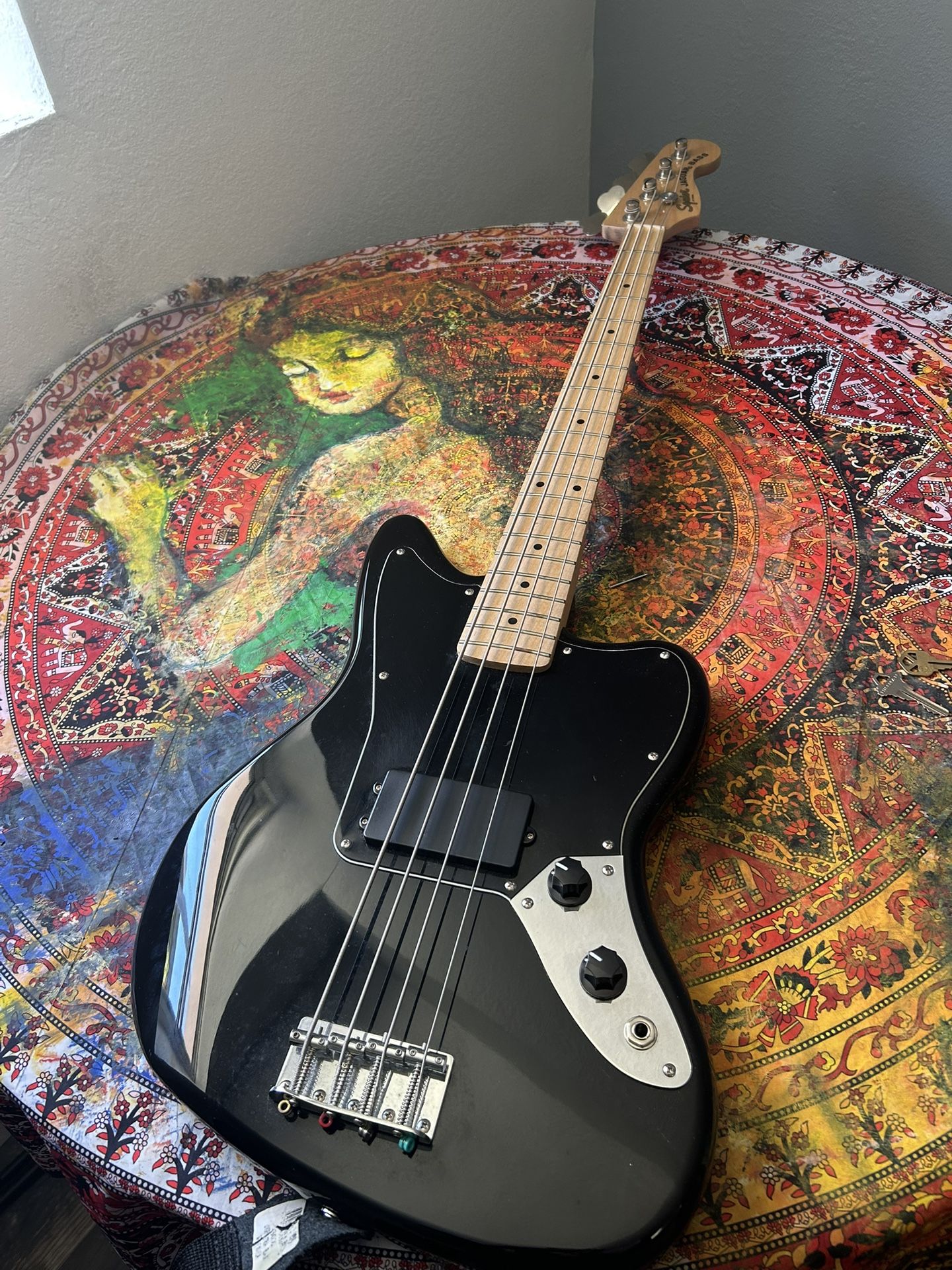 Squier Jaguar Bass