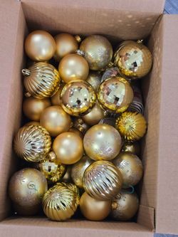 Esferas doradas , gold ornaments
