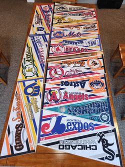 Lot of MLB felt Pennants