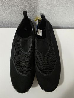 WATER SHOES