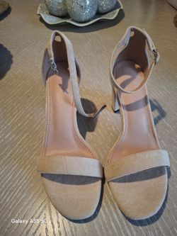 Cute beige/nude suede heels