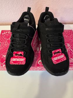 Skechers Girls Black Sneakers New with Tags