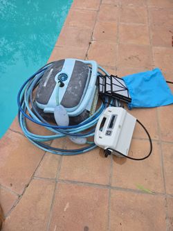 Dolphin Automatic Robotic Pool Vacuum
