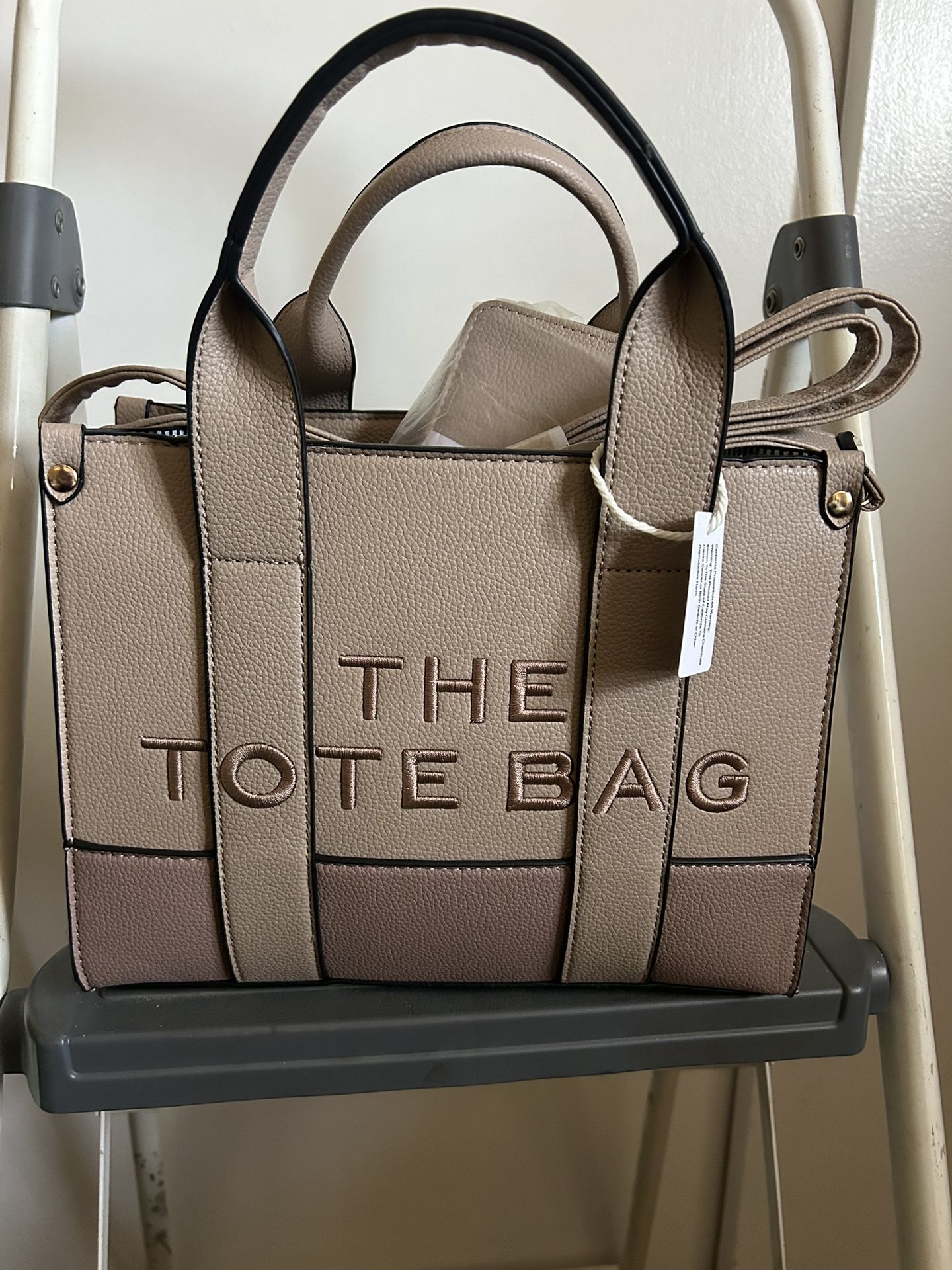 THE TOTE BAG