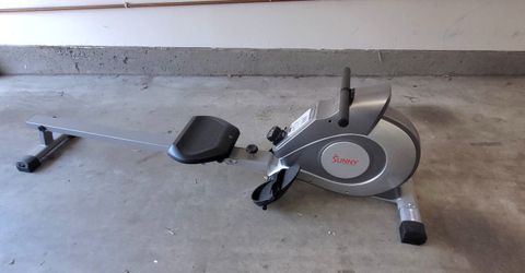 Sunny Indoor Rowing Machine