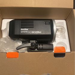 AD 600BM Outdoor Flash