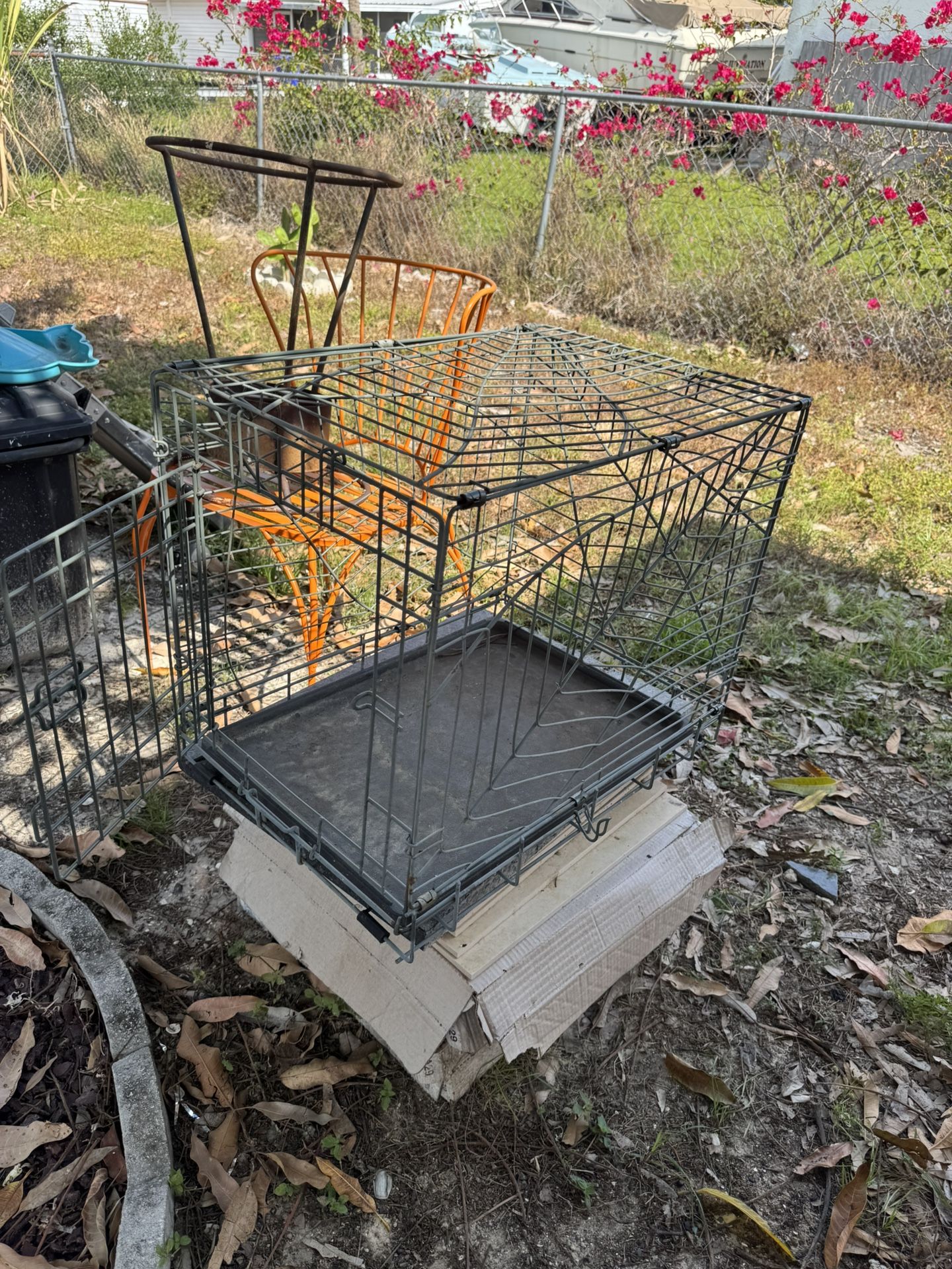metal cage M 24"x 21x 18"fits w0" talla pets
