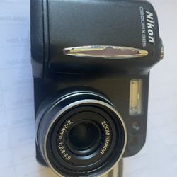Nikon Coolpix 885 No Charger Has Battery