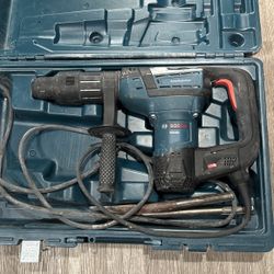BOSCH DEMOLITION HAMMER 