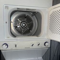 Washer Dryer. Gas. 27 Inch. 