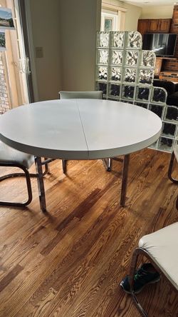Round  white Dining Table with Chrome Legs