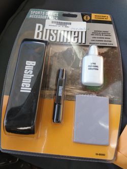 BUSHNELL CAMERA STRAP AND CLEANING KIT