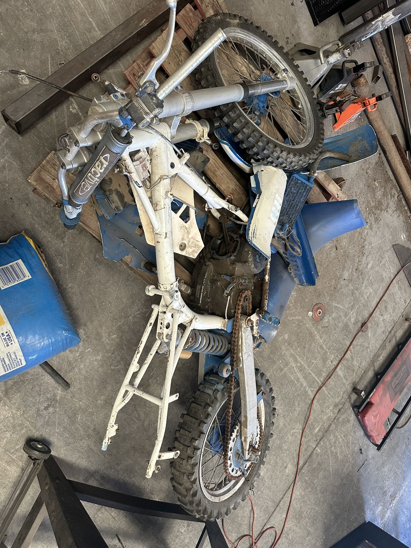 old bike (READ THE DESCRIPTION)