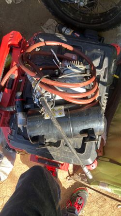 mini air compressor with an integrated air tank