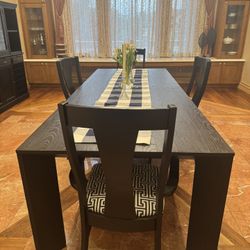 Restoration Hardware Arles rectangular  Dining table  + 8 Chairs 