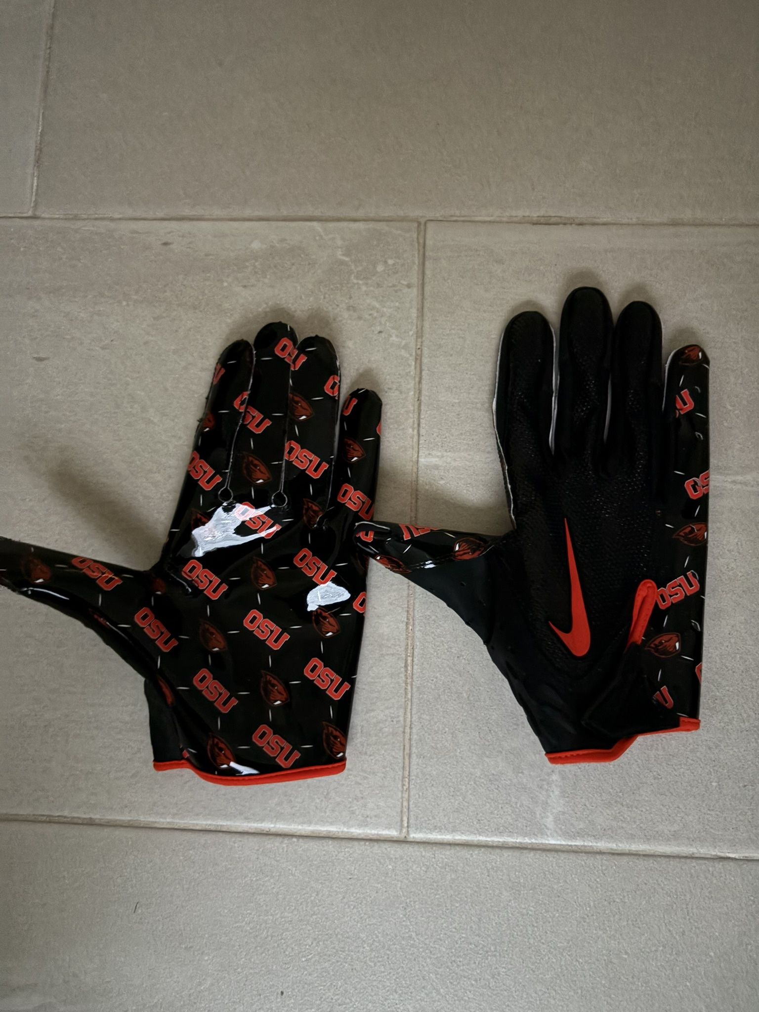 Oregon state gloves